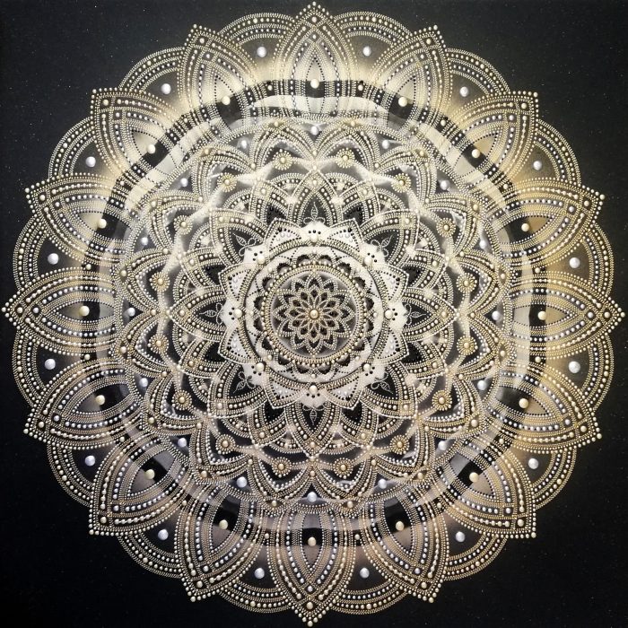 RODINNÁ MANDALA tvorená na mieru do rodinnej vily, 130x130cm, TALIZMAN pre celú rodinu 