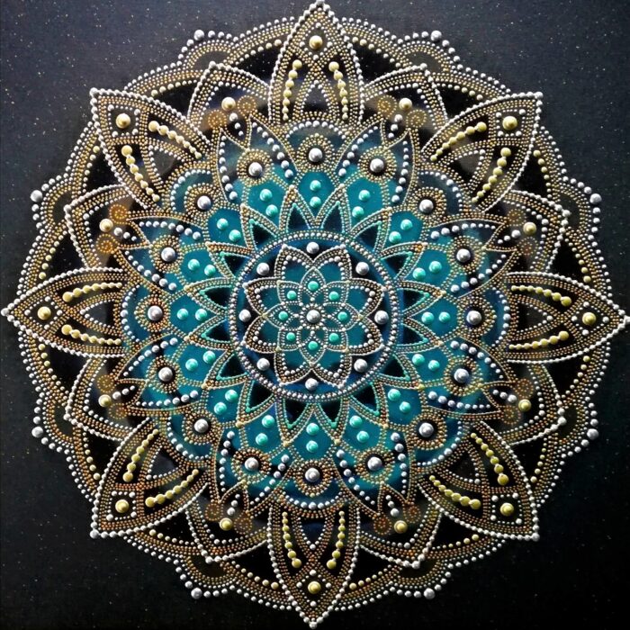 Magická mandala hojnosti a harmónie
tvorená na mieru pre novootvorený kozmetický a manikúrový salón –
pre priestor, ktorý prirodzene priťahuje zákazníčky
a mení ich návštevu na zážitok.