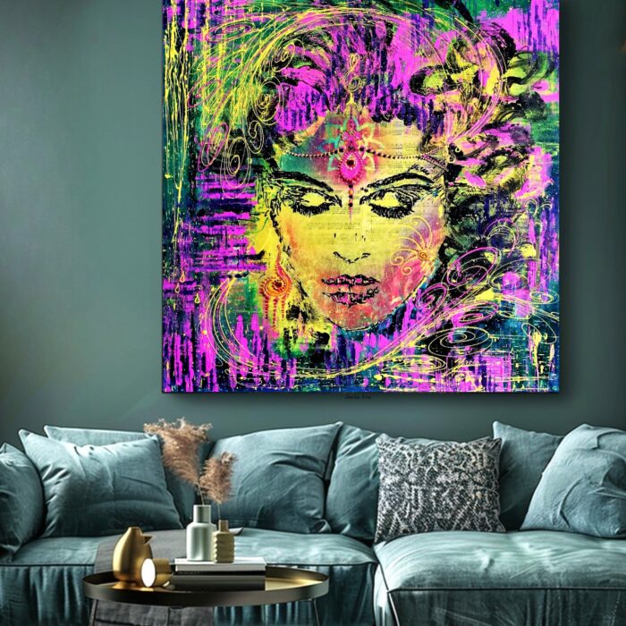 SACRED KNOWING
110x110cm
V tichu sa otvára priestor, kde prúdi poznanie bez slov.
Je napojená, vedie ju sila, ktorú nesie v sebe… a v súlade s ňou tvorí, koná a premieňa.
